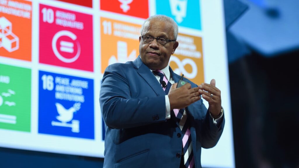 Pakkomuutto on haaste yritysjohtajille: Michael Hastings