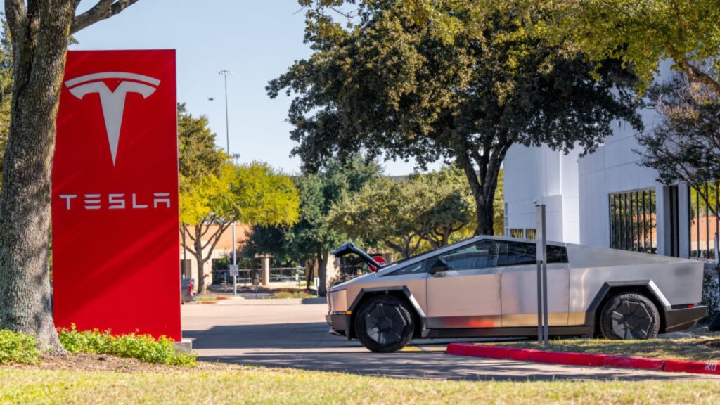 Teslan osakkeet putosivat 8 prosenttia, mikä luopui osasta vaalien jälkeisestä voitosta