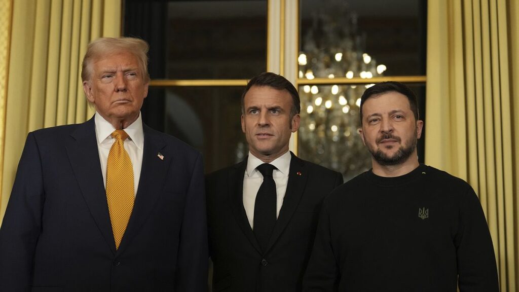 Emmanuel Macron toivotti Trumpin ja Zelenskyyn tervetulleeksi tapaamiseen ennen Notre Damen avajaisia