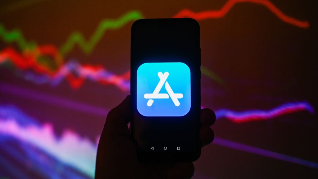 Apple ja Google aloittivat Yhdistyneen kuningaskunnan kilpailunrajoitustutkimuksen mobiiliekosysteemeihin