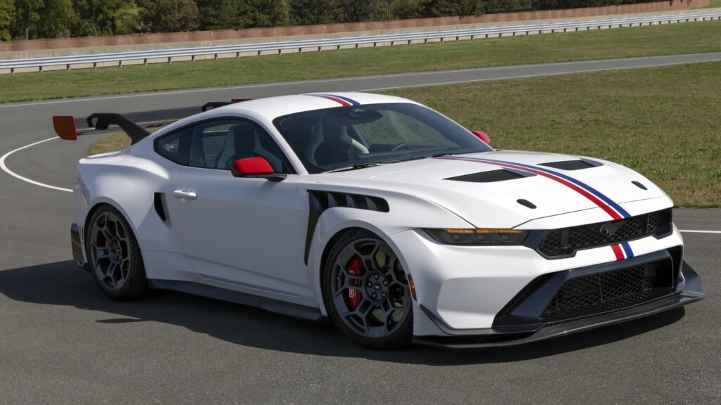 Ford tuo markkinoille uuden erikoisversion Mustang GTD:n, jonka hinta on 325 000 dollaria