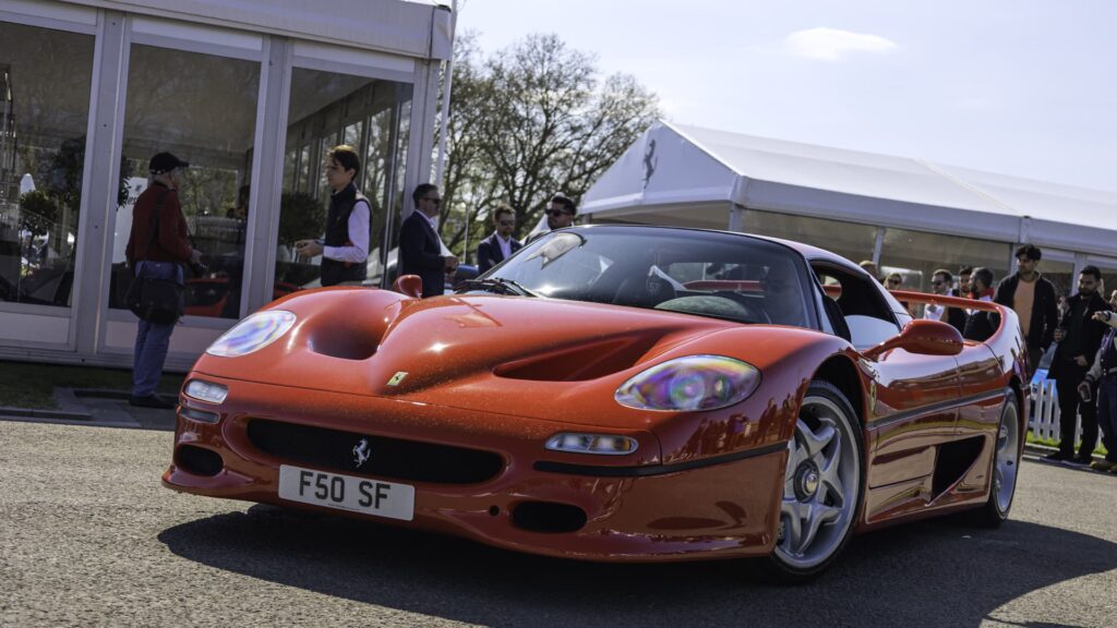 Ylellinen autonvalmistaja Ferrari asettaa 21%: n nousun koko vuoden voitossa, kasvua 2025