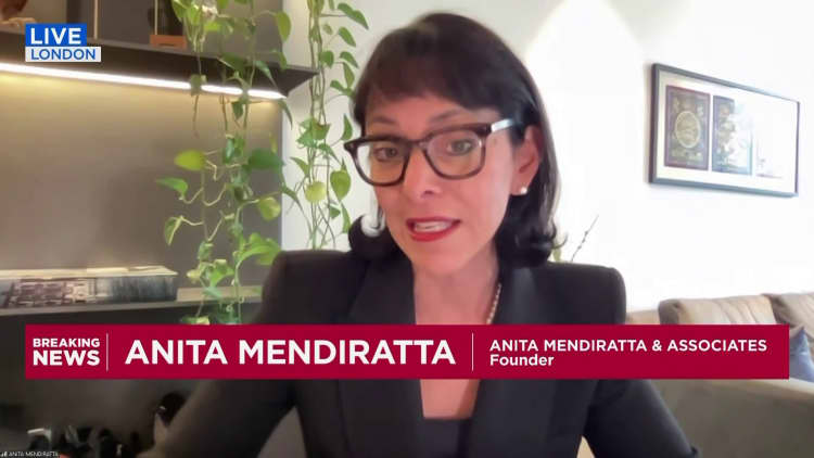 Sijoittajat punnitsevat taloudelliset kustannukset ja asiakaspalvelut vastauksena Heathrow Fire -analyytikkoon, analyytikko sanoo