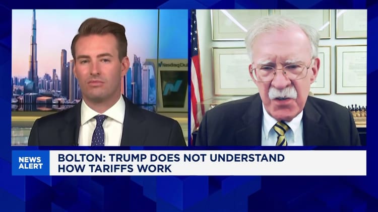 Presidentti Trump ei ymmärrä kuinka tariffit toimivat, entinen Yhdysvaltain kansallisen turvallisuuden neuvonantaja John Bolton sanoo