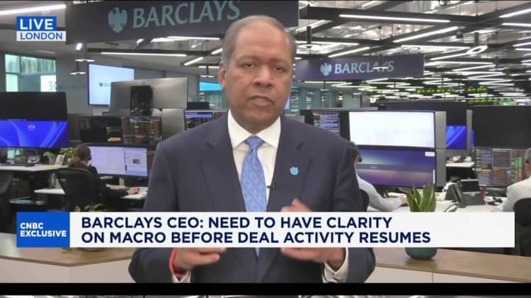 Olemme sitoutuneet syvästi Yhdistyneeseen kuningaskuntaan, Barclays Group -yritys sanoo