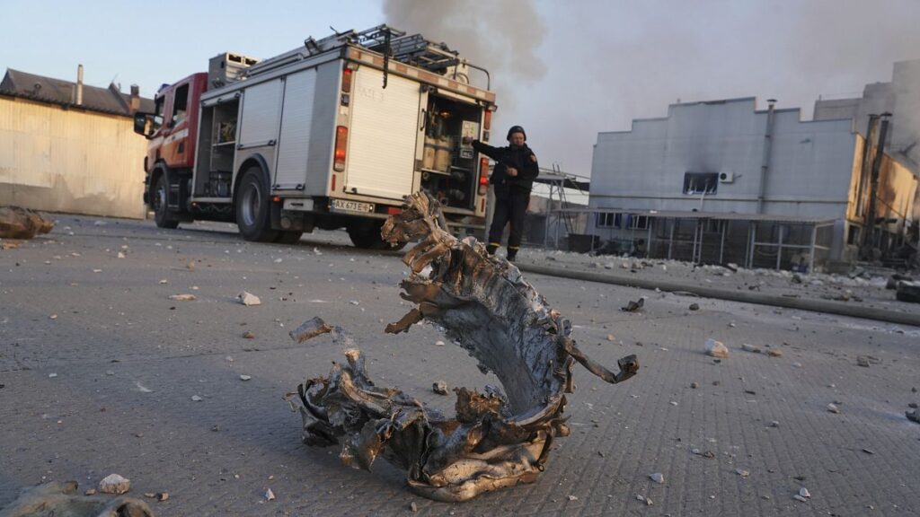 Venäjän hyökkäys Kharkiviin tappaa yhden henkilön ja vahingoittaa vähintään 60 muuta