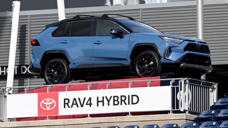 Miksi hybridi -myynti nousee