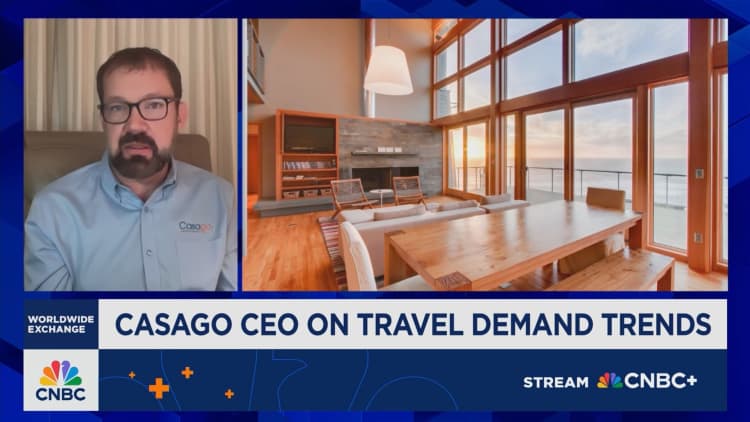 Schwab: Ihmiset pitävät rahaa, varaamalla viime hetken