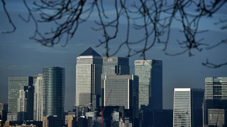 Pankit siirtävät työpaikkoja Lontoosta Brexitin takia - mutta ei niin monta kuin uskoisit