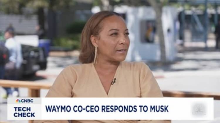 Waymo-toimitusjohtaja 10 miljoonan kuljettajan ajoa ja Teslan tuleva Robotaxi Challenge