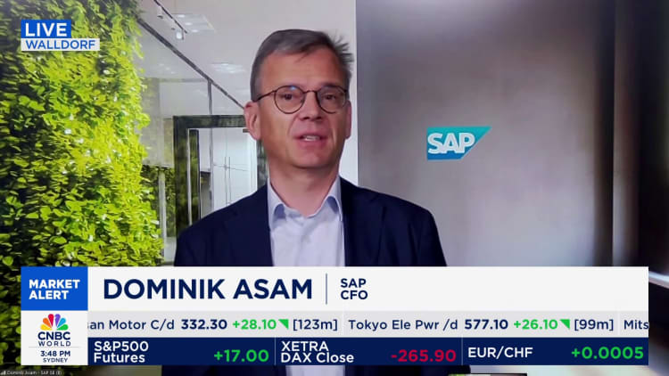 Asiakkaat, jotka työntävät varauksia tariffin epävarmuuden keskellä, SAP CFO sanoo