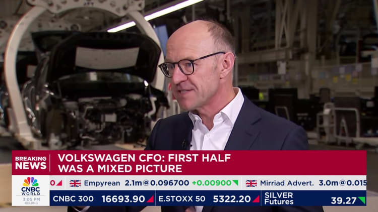 Volkswagen CFO sanoo, että ensimmäisen puoliajan tulokset olivat sekoitettu kuva
