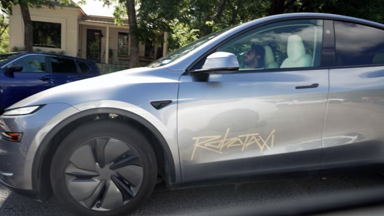 Kävimme Robotaxin lanseerauksessa Teslassa, Texasissa. Tätä olemme nähneet