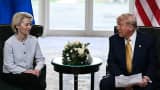 Yhdysvaltain presidentti Donald Trump (R) ja Euroopan komission puheenjohtaja Ursula von der Leyen (L) puhuvat lehdistölle hyväksyessään kahden talouden välisestä kauppasopimuksesta heidän kokouksensa jälkeen, Turnberry South West Skotlannissa 27. heinäkuuta 2025.