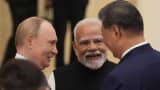 Tianjin, Kiina - syyskuu 01: Intian pääministeri Narendra Modi neuvottelee Venäjän presidentin Vladimir Putinin (L) ja Kiinan presidentin Xi Jinpingin kanssa Shanghain yhteistyöjärjestön (SCO) huippukokouksen edessä 2025 Meijiangin yleissopimuksessa ja näyttelykeskuksessa 1. syyskuuta 2025 Tianjinissa, Kiinassa. (Kuva: Suo Takekuma - Pool/Getty Images)