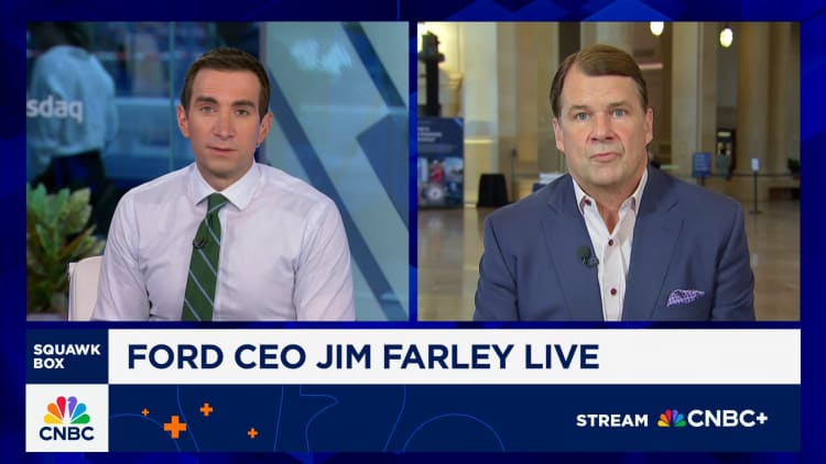 Fordin toimitusjohtaja Jim Farley koskettaa tariffeja: 2 miljardin dollarin vastatuulet,