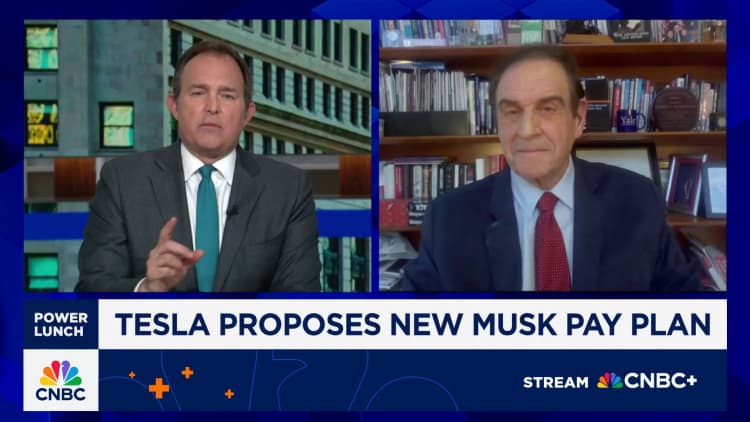 Teslan ehdottama palkkapaketti on tyhmä ja holtiton, mutta se on ongelma osakkeenomistajille: Yalen Sonnenfeld