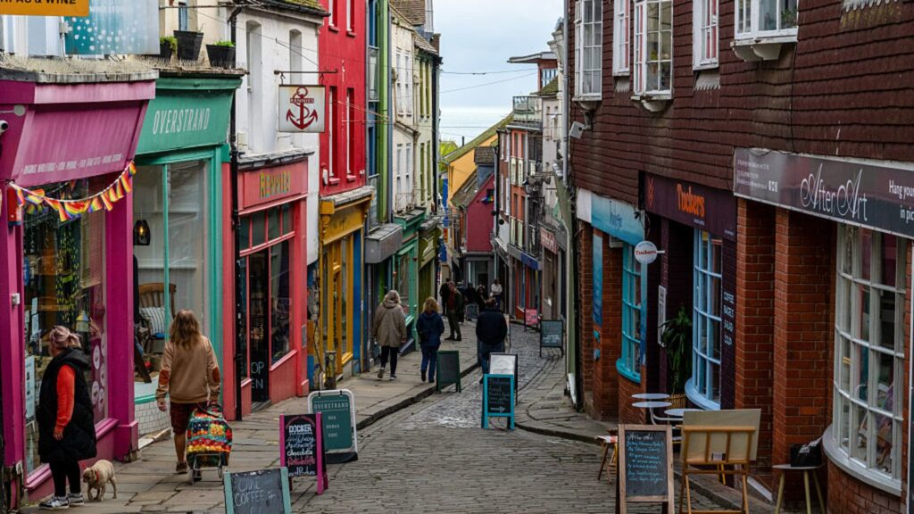 Ison-Britannian inflaatio pysyi vakaana 3,8 prosentissa syyskuussa, mikä on odotettua kylmempää