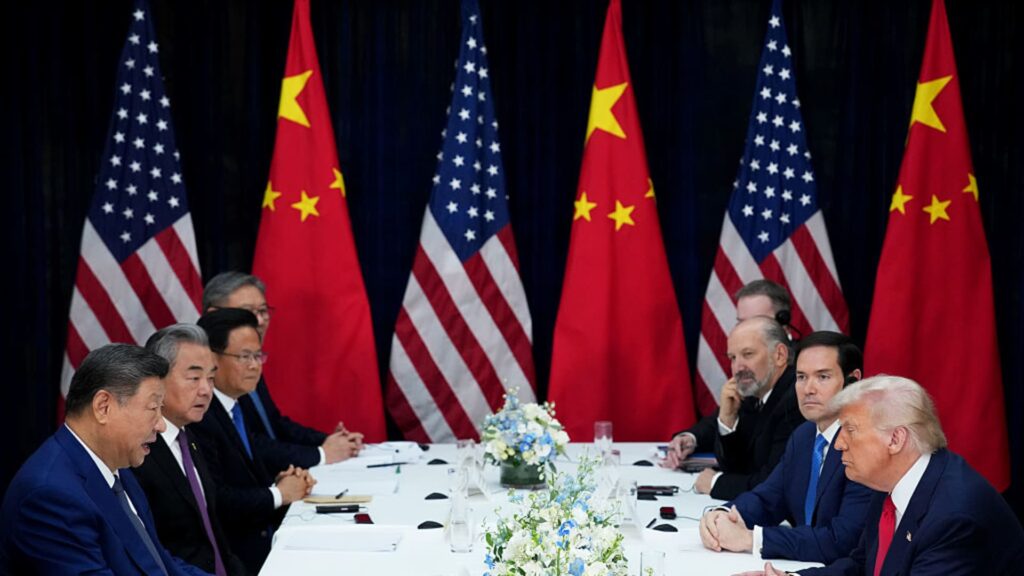 Trump leikkaa Kiinan fentanyylitullit 10 prosenttiin Pekingin viivästyessä harvinaisten maametallien rajoituksia