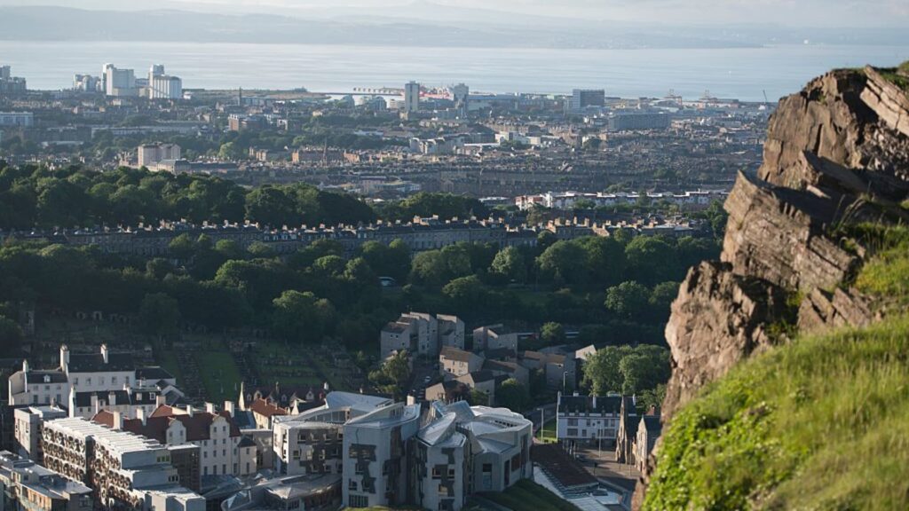 Skotlanti laskee liikkeelle valtion “kilt” joukkovelkakirjoja