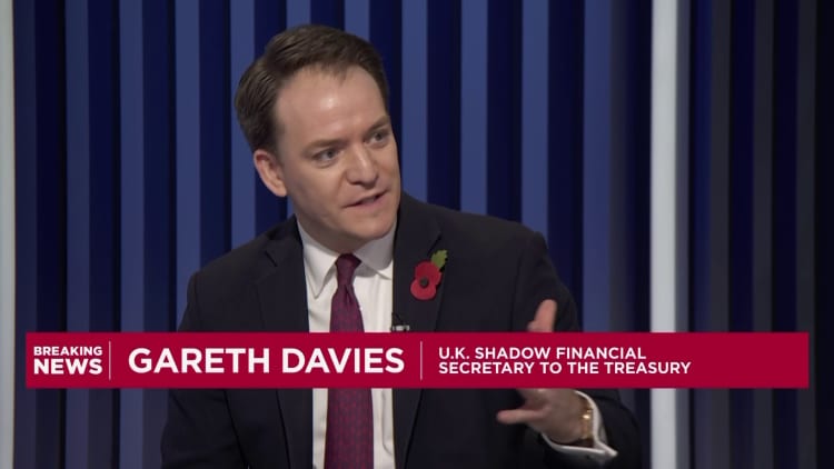 Konservatiivit arvostelevat Reevesin budjettia edeltävää puhetta