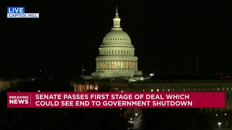 Ensimmäiset askeleet Yhdysvaltain hallituksen sulkemisen lopettamiseksi