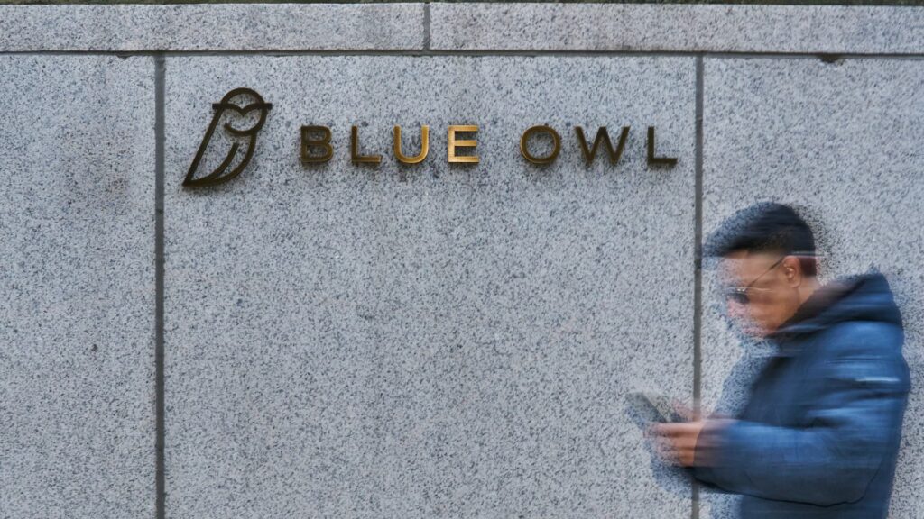 Blue Owl hillitsee sijoittajien likviditeettiä yksityisten lainojen myynnin jälkeen