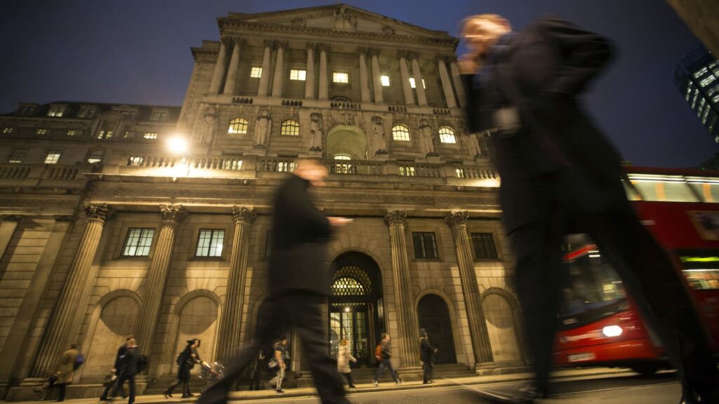 Joukkovelkakirjamarkkinoita kohtaa “täydellinen myrsky”, kun Iranin sota horjuttaa keskuspankkeja