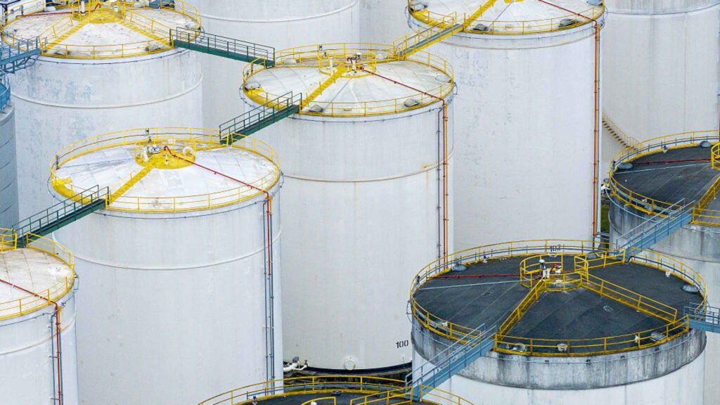 Miksi kauppiaat hermostuvat Iranin 200 dollarin varoituksesta