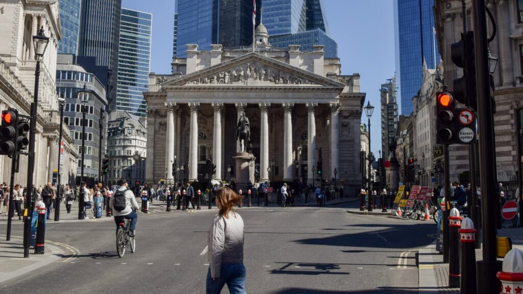 Euroopan joukkolainojen tuotot heiluvat korkotason epävarmuuden keskellä