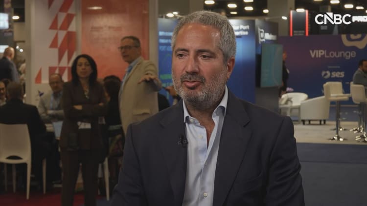 Fincantierin toimitusjohtaja Pierroberto Folgiero laivanrakennuksessa Amerikassa