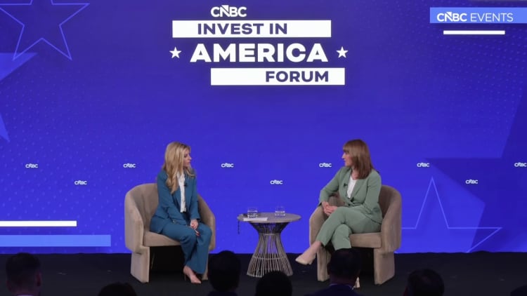 Ison-Britannian Rachel Reeves Iranin sodasta: 