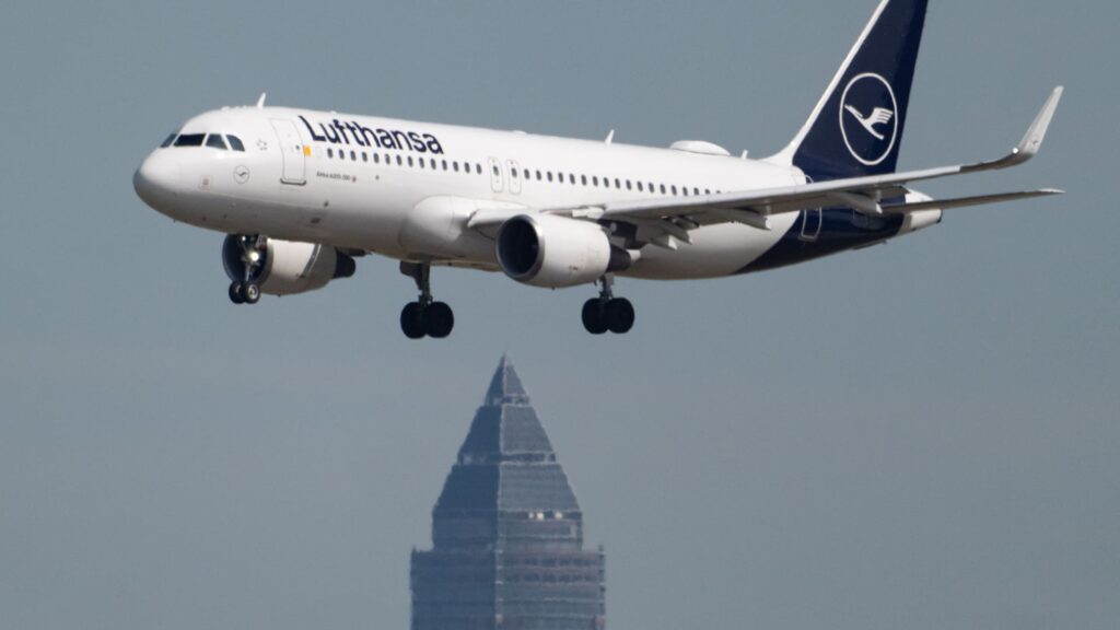 Lufthansalle aiheutuu lähes 2 miljardin dollarin ylimääräisiä polttoainekustannuksia Iranin sodan aikana