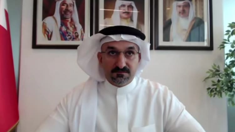 Bahrainin teollisuusministeri kiittää 