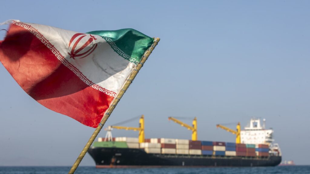 Yhdysvallat ja Iran ovat kiistassa uraanin rikastamisesta ja Hormuzin salmen tiemaksuista