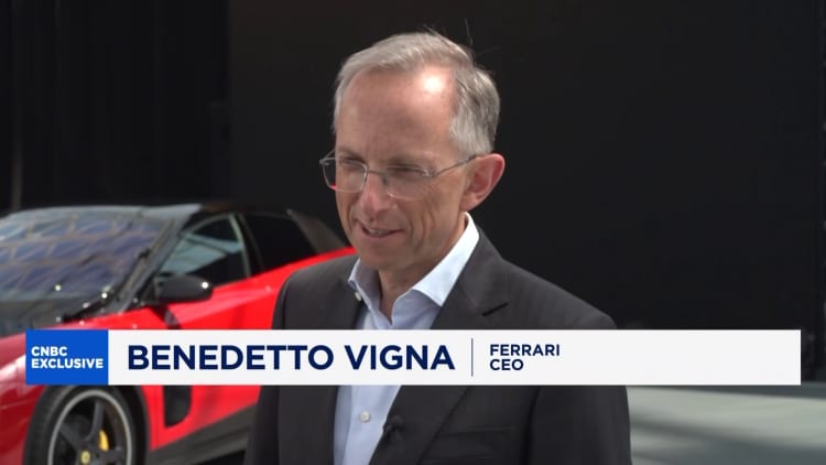 Toimitusjohtaja sanoo, että ensimmäinen Ferrari-sähköauto avaa 