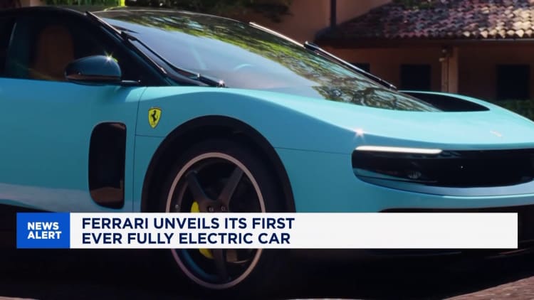 Ferrarin osakkeet romahtivat ensimmäisen sähköauton julkistamisen jälkeen