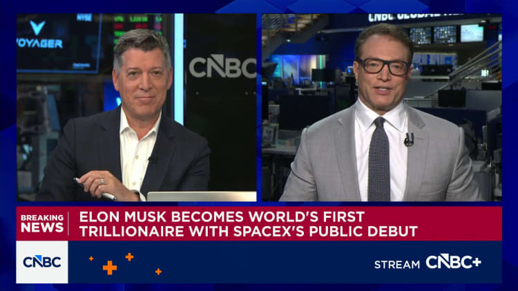Elon Muskista tulee maailman ensimmäinen triljonääri SpaceX-debyyttinsä ansiosta