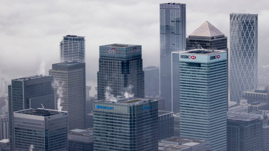 Brookfield katselee tekoälyn palvelinkeskuksia Lontoossa Wall Streetille