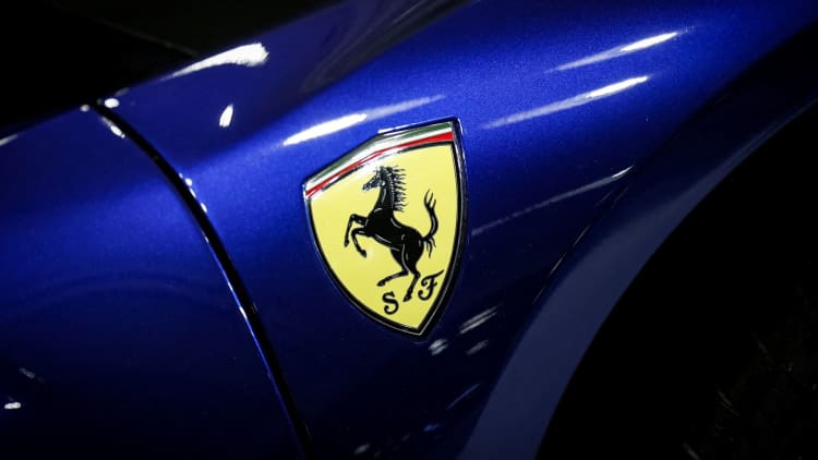 Miksi Ferrari ja Lamborghini kulkevat eri polkuja sähköautoissa