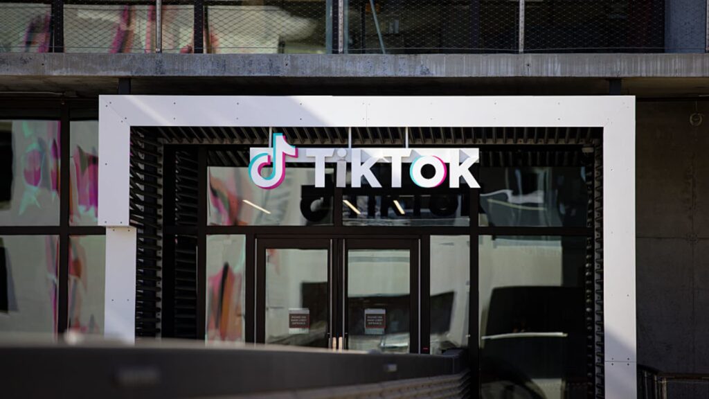 TikTokin politiikkapäällikkö puolustaa turvatoimia sosiaalisessa mediassa
