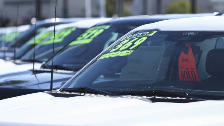 Kuinka pienet automarkkinat puristavat pois kaikki ostajat, uudet tai käytetyt