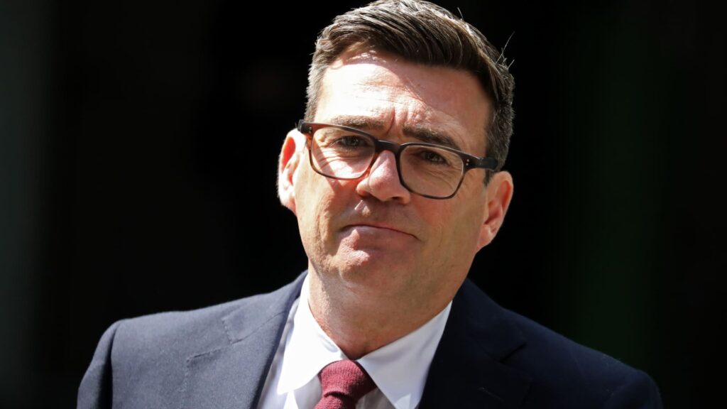 Burnham on Britannian uusi pääministeri. Mitä nyt?