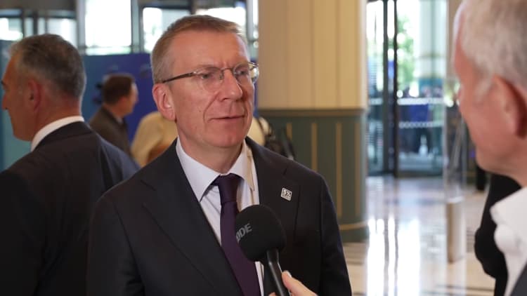 Latvia Presidentti: Euroopan on investoitava omaan turvallisuuteensa